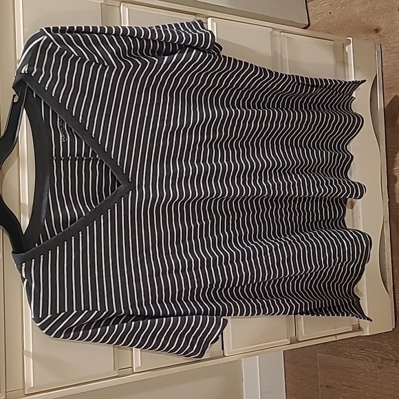 Torrid Supersoft Tunic Style Gray and White Tee - Picture 1 of 2